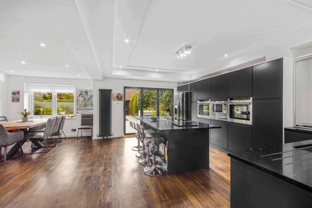 6 bedroom detached house for sale in Hale Road, Hale, WA15